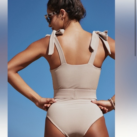 NEW Beach Riot Sydney Ribbed One Piece - Picture 5 of 13